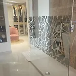 De Luxe A 5 Minutes Du Centre De Piscine Chauffee