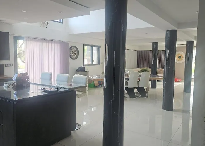 Villa De Luxe A 5 Minutes Du Centre De Piscine Chauffee